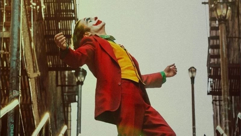 Risa, escalera y baile: Joker se mantuvo como la película más vista
