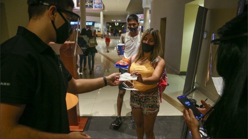 Estrenos y más pantallas: avanza la reapertura de cines en Rosario