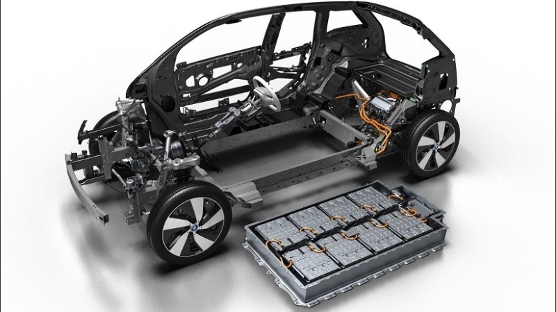 Baterías cargadas al 80% en 15 minutos: presentaron la primera de sodio, una nueva alternativa para los autos eléctricos
