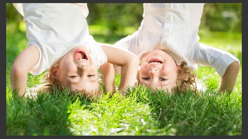 Tener contacto con la naturaleza de niños mejora la salud mental en adultos
