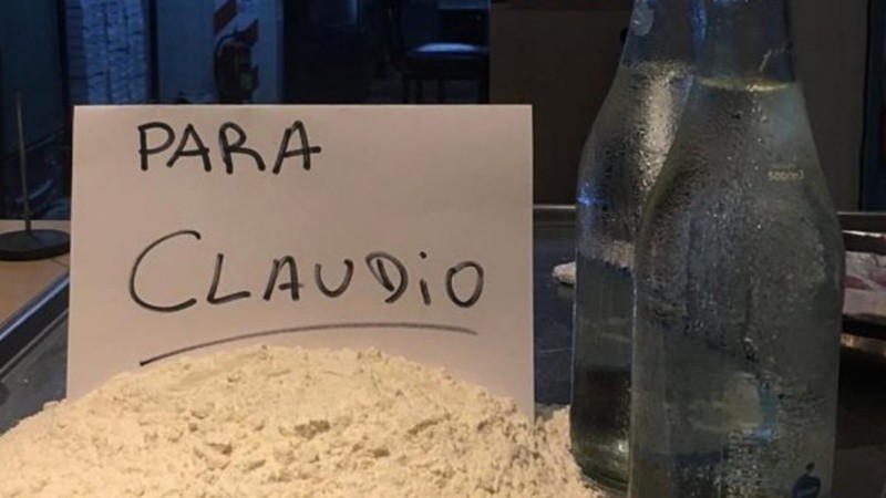 Se quejó del precio de una conocida pizzería rosarina y la respuesta del local se volvió viral
