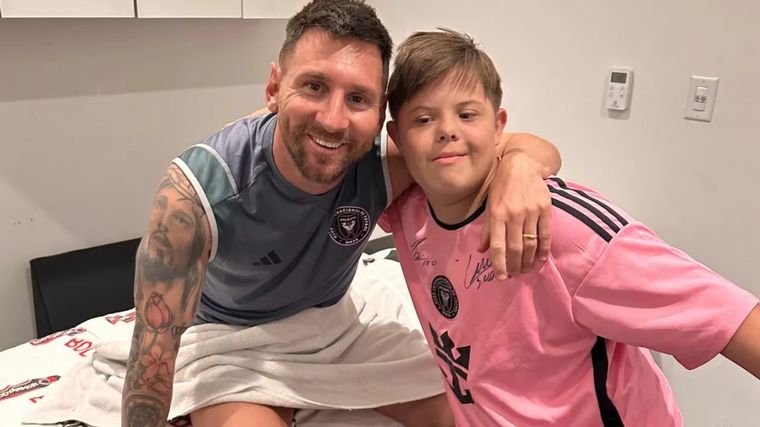 El encuentro de Messi con el niño que inspiró el fútbol inclusivo en Newell’s