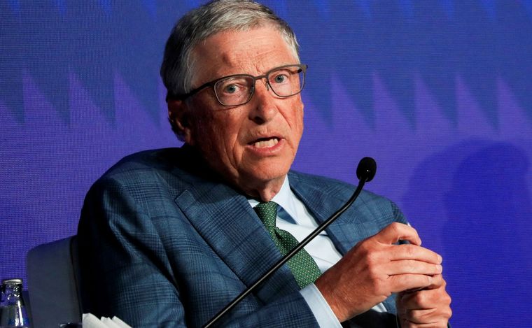 En qué momento no se debe usar el celular, según Bill Gates