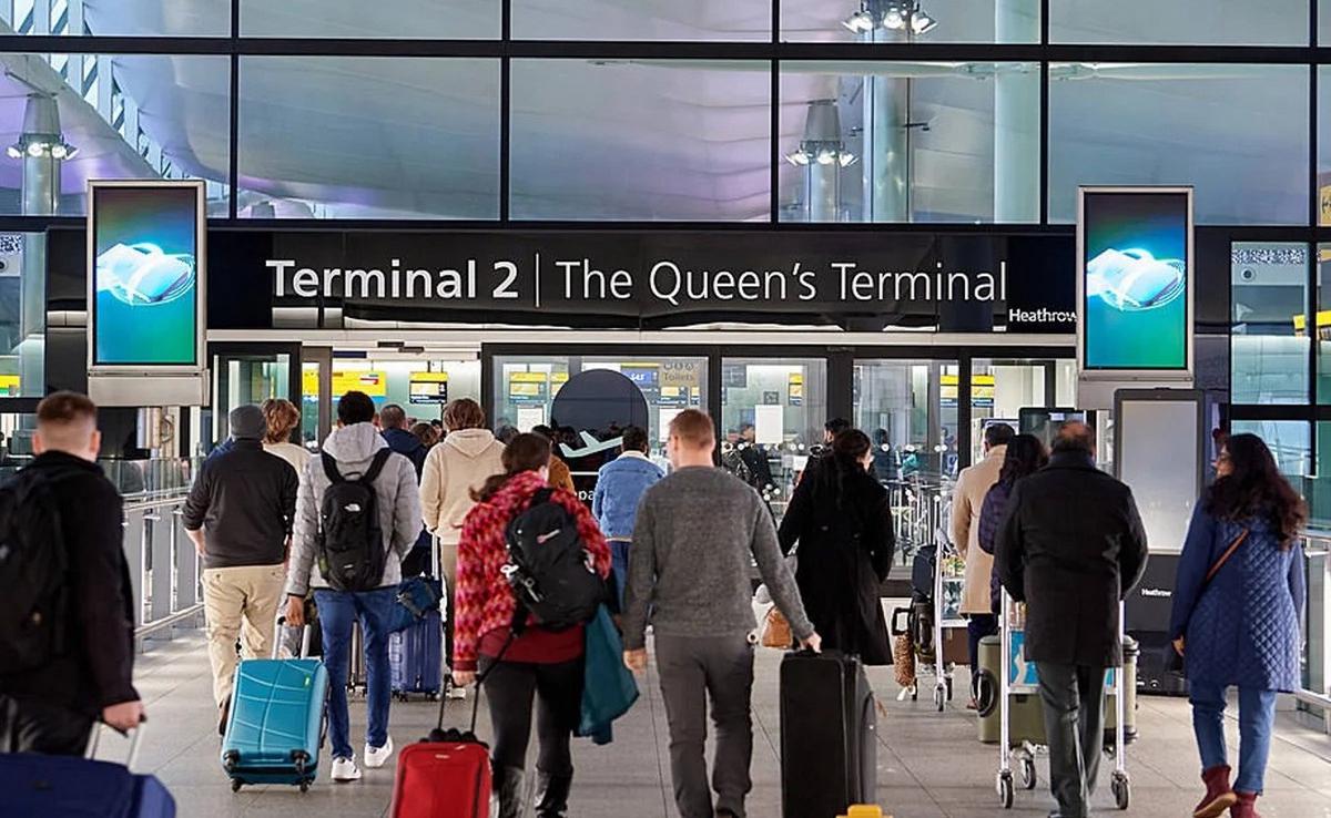 Casi 30 países dicen «adiós» al sello en el pasaporte: todo lo que hay que saber