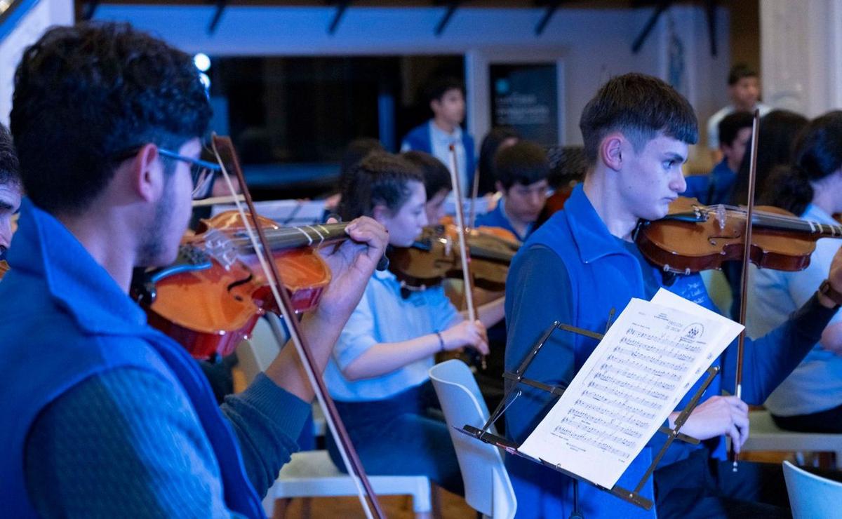 La Orquesta Barrio Ludueña celebra sus 20 años con un concierto en la peatonal