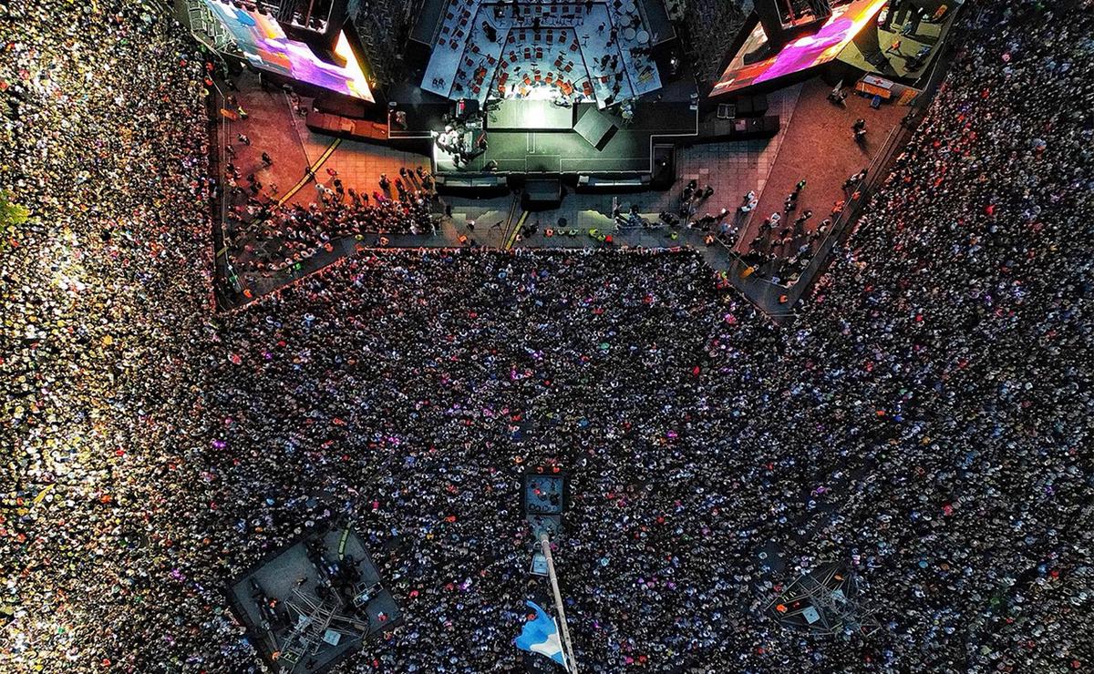 Tricentenario: multitudinario show de Nicki Nicole y Baglietto en el Monumento
