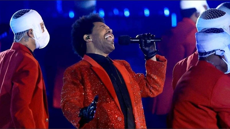 Video: así fue el impactante show de The Weeknd en el Super Bowl LV