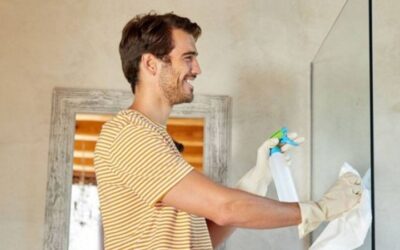 Mamparas: cómo limpiarlas según su material
