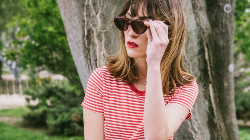 Sol y gafas: un combo que podría acrecentar las ojeras