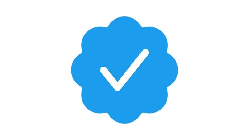 Twitter suspendió la posibilidad de obtener cuentas verificadas pagando una suscripción tras problemas con perfiles falsos