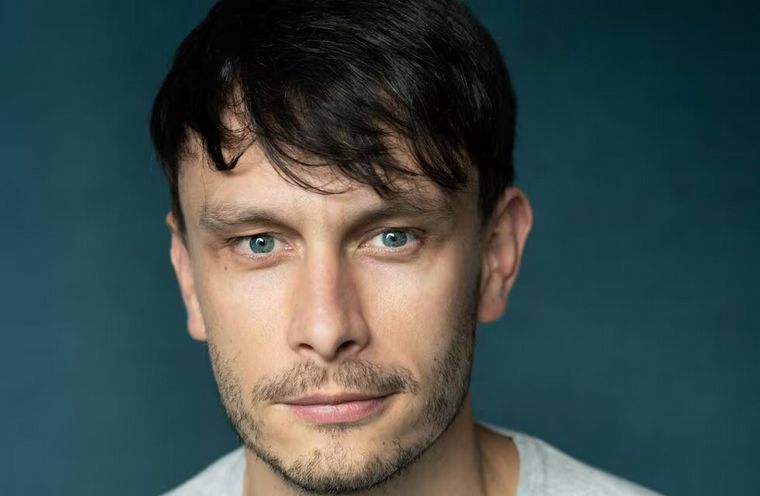 El creador de «Bebé Reno» producirá en Escocia la serie «Lions»